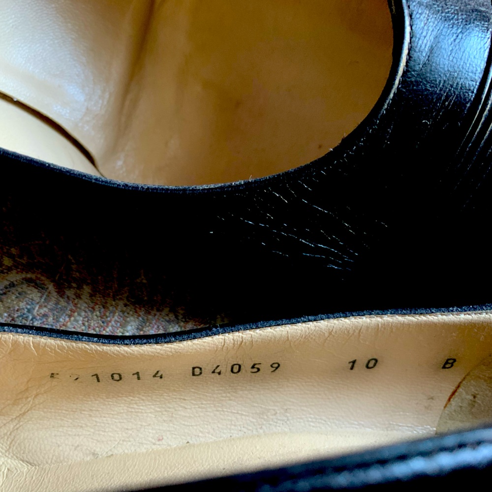 Bruno Magli ladies size 10(US) black pumps
